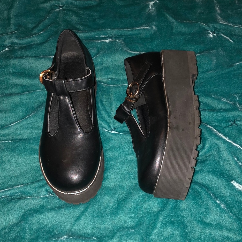 Black creepers